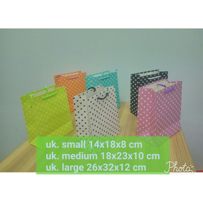

Teermuraaah!! Paperbag motif Polkadot size Medium C265475