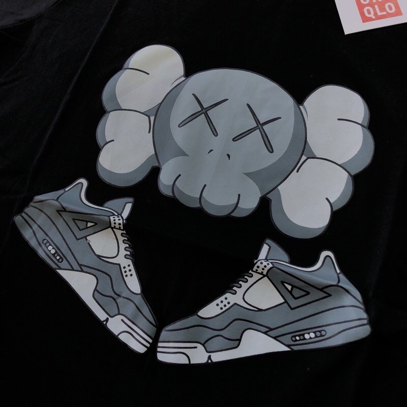 BAJU UNIQLO X KAWS SNIKERS