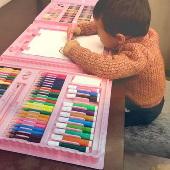 

New Arrival ART SET CRAYON 208pcs PENSIL WARNA Crayon set Warna Pensil Krayon (Alat Menggambar atau Mewarnai) Hadiah Souvernir Kado Ulang Tahun KEL321