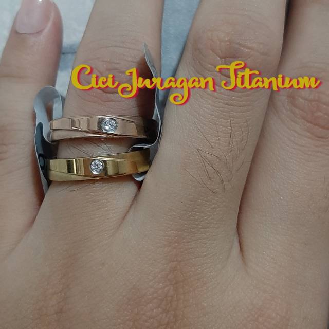 Cincin nikah/cincin rosegold/cincin kawin/cincin lamaran/cincin titanium/cincin nikah/cincin steinle