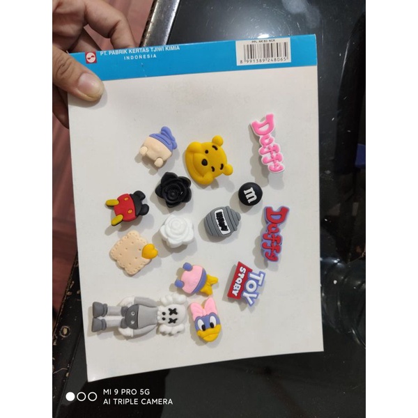 Jibbitz Crocs hiasan aksesoris sandal / jibits crocs / sandal crocs / jibbitz murah / crocs charm / 