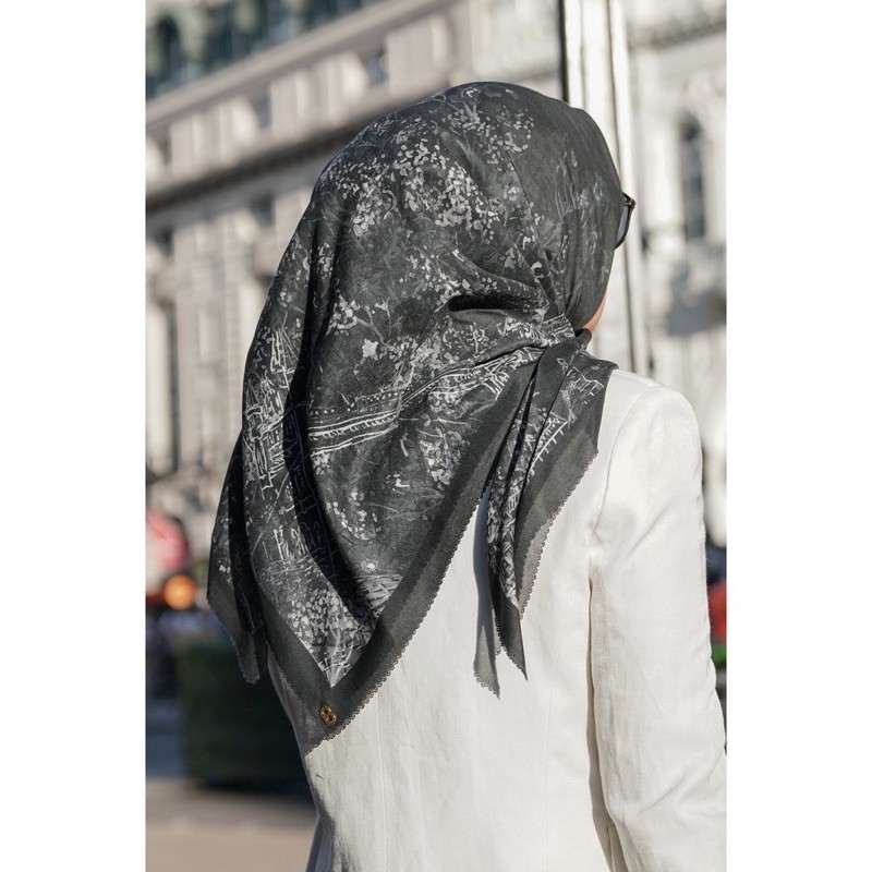 Buttonscarves british black