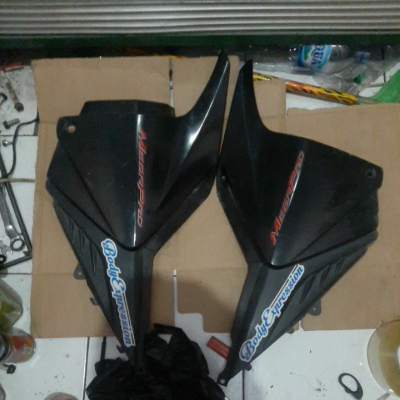 Cover tutup aki new megapro monoshock original copotan