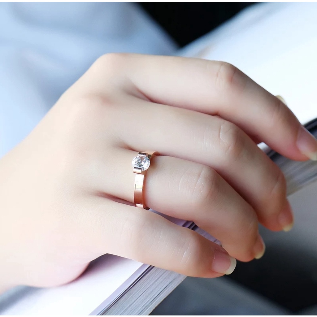 Cincin Permata Artifisial Model Bingkai Segitiga Warna Rose Gold, Gold dan Silver