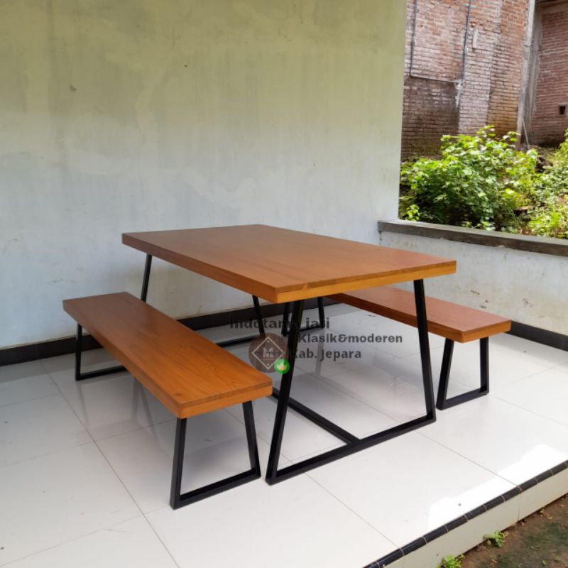 Meja Makan Minimalis Kaki besi
