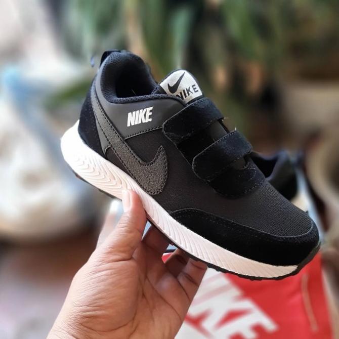 Sepatu Anak Laki Nike Tabung Hitam Grade Original