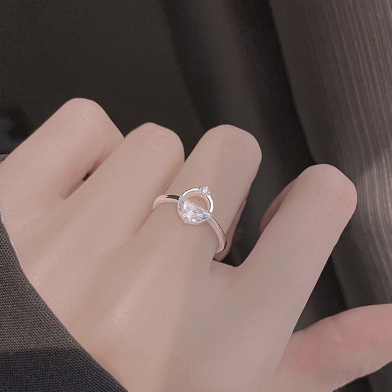 Cincin Wanita Bahan Titanium Steel S925 Hias Kristal Berlian Gaya Korea Untuk Pernikahan