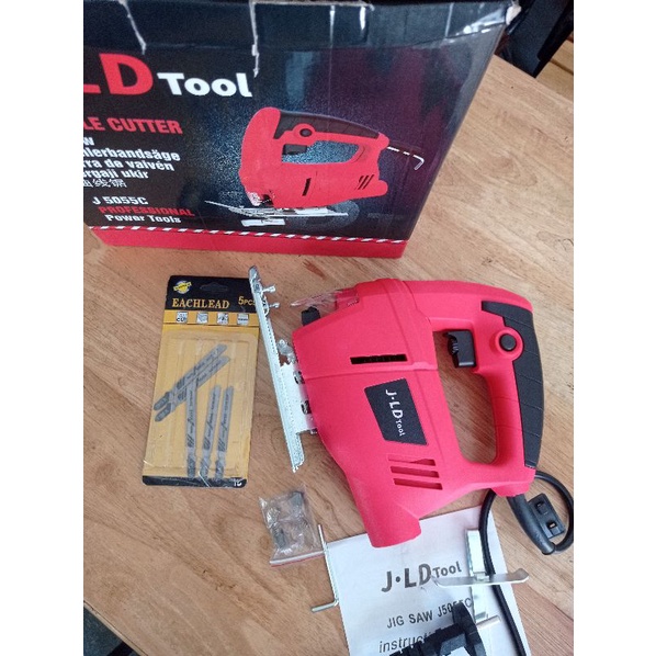 Mesin Pemotong Kayu Triplek JLD Jigsaw J5055C