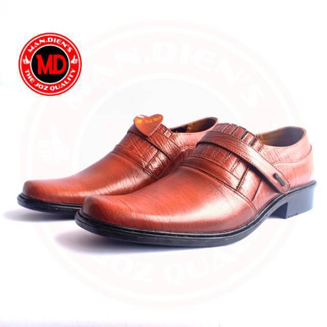 Mandiens - SJ157 Sepatu Kulit Asli Pantofel Pria Original MEDALI Export Quality