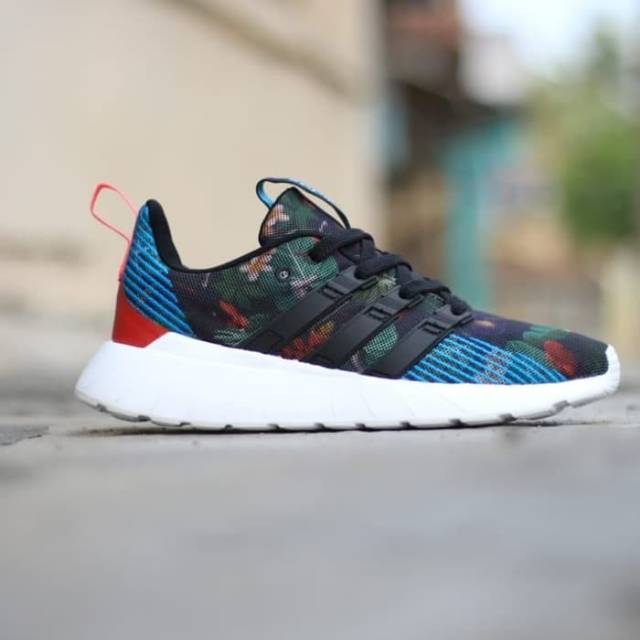 adidas questar flow multicolor