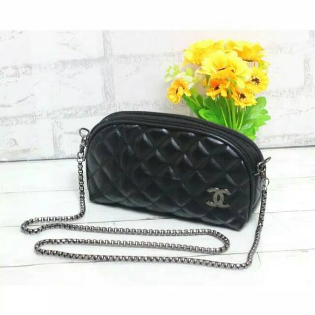 Tas Selempang Wanita Merk Chanel Dua Ruang Untuk Kerja Warna Hitam