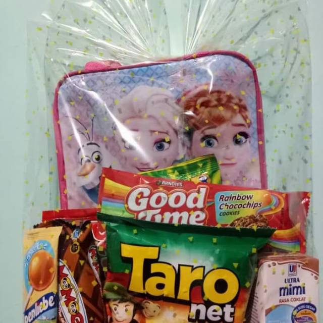 

Paket Snack Ulang Tahun Plus Souvenir Tas