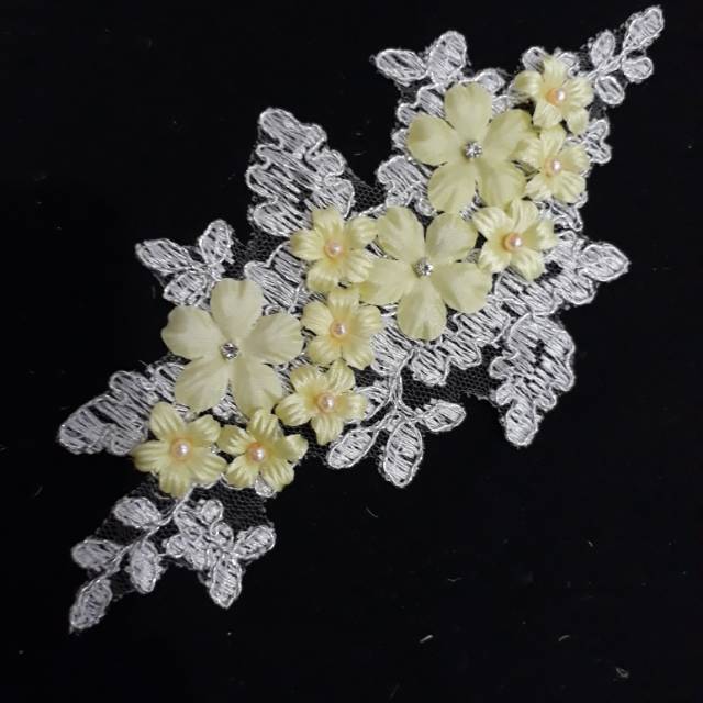 Headpiece putih soft yellow / aksesoris hijab / bros kepala