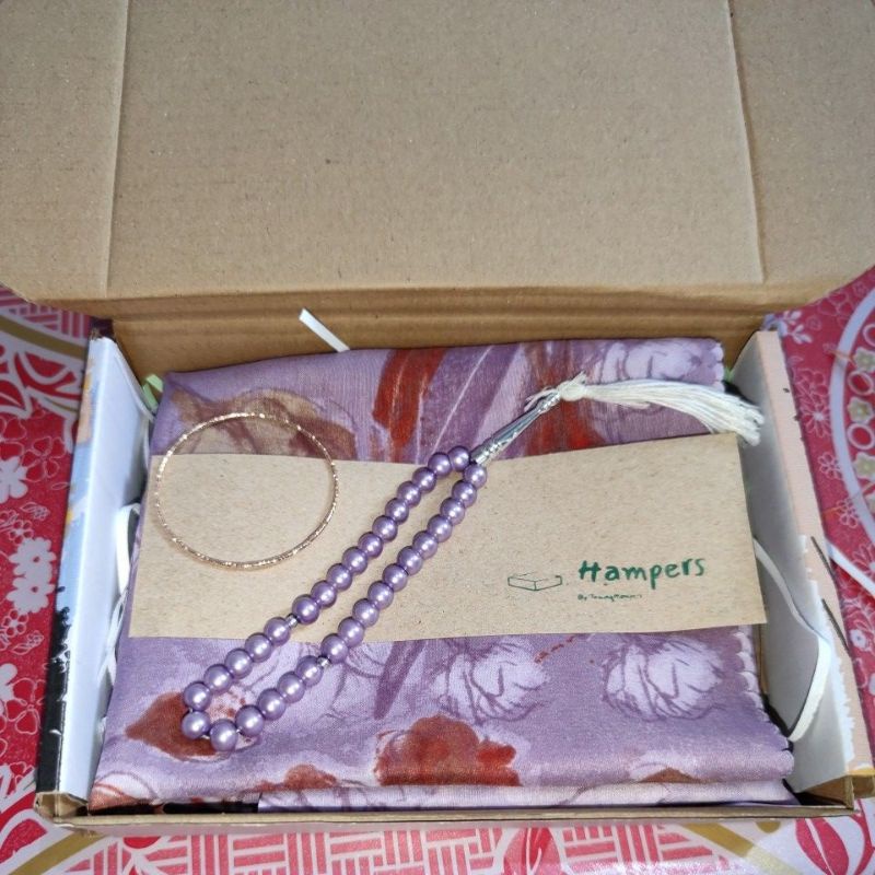 

HAMPERS HIJAB KADO MURAH GIFT BOX