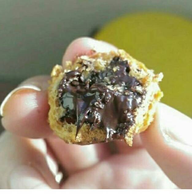 

Kue Sus Kering Isi Coklat Melted