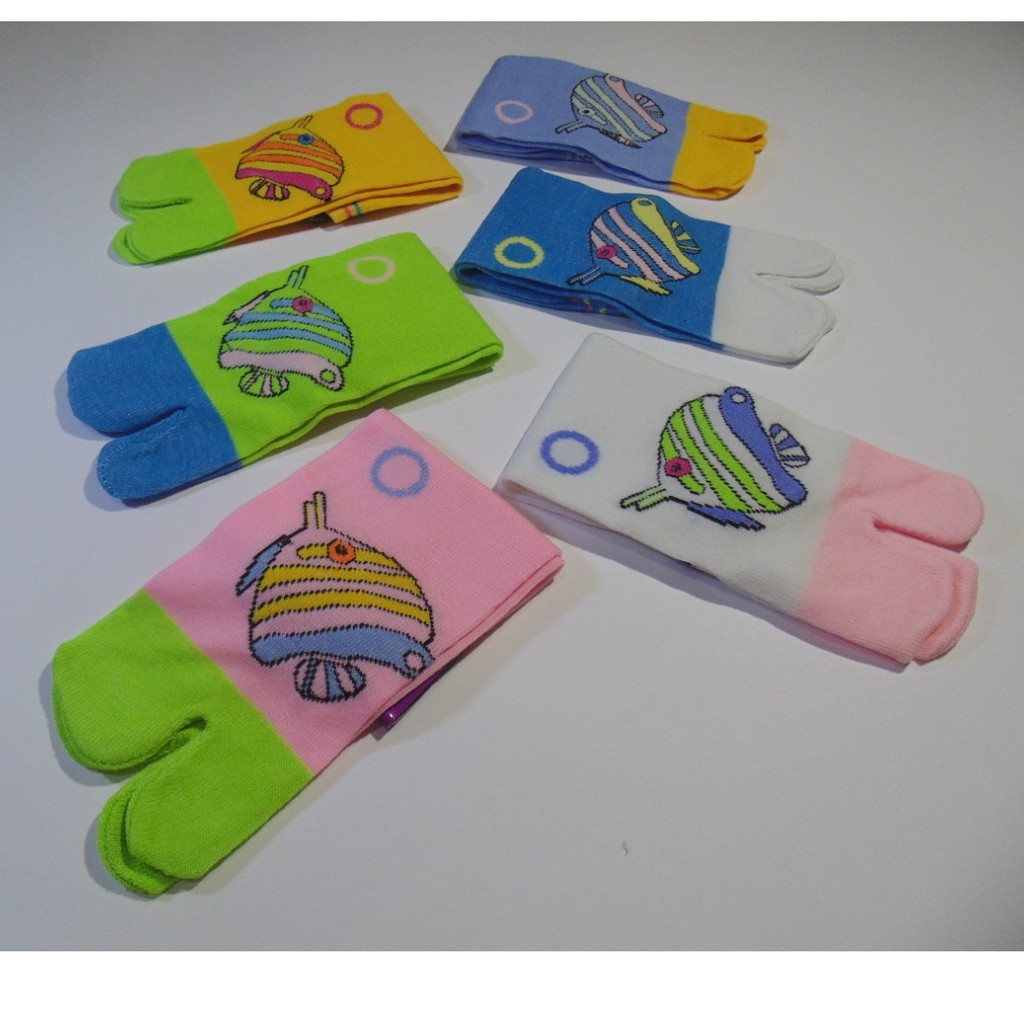 KAOS KAKI WANITA MOTIF IKAN / KAOS KAKI PANJANG CEWEK / KAOS KAKI JARI