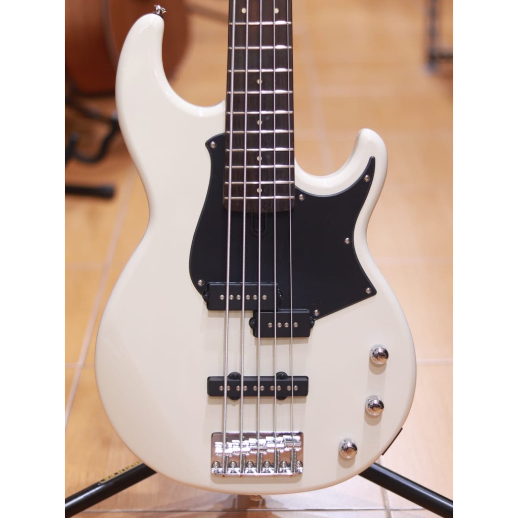 Yamaha BB235 Vintage White - Bass 5 String BB 235 / BB-235