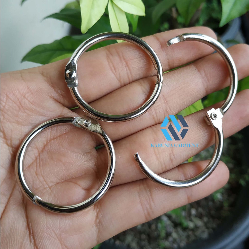 

Ring O / ring binder buka tutup bulat ukuran 3.5 cm warna nikel / silver ring scrapbook per 12 pcs COD