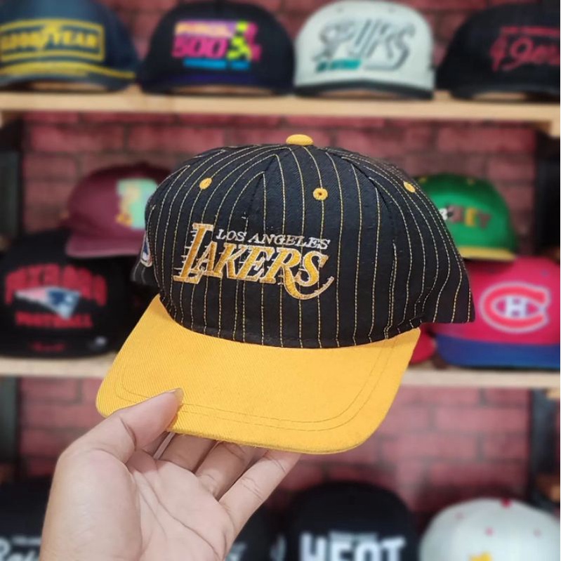 snapback vintage Lakers