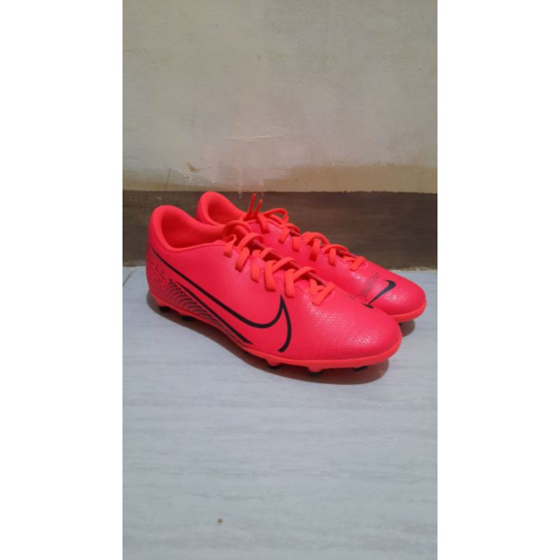 PRELOVED Nike Football Mercurial Vapor 13 FG/MG Club - Laser Crimson Merah 2020