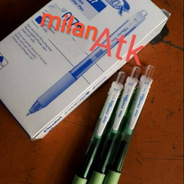

Pulpen energel pentel 0.7mm isi 12 pcs. Tersedia 0.5mm. - Biru