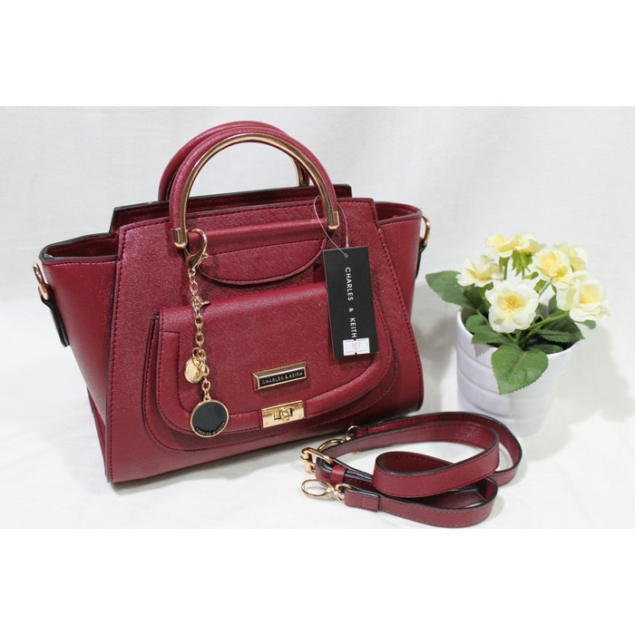 Tas Wanita Branded CK Charles Keith Pegangan Besi Warna Merah Maroon