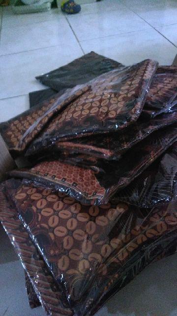 Sajadah Batik Sogan Solo (dikemas Plastik Bening)