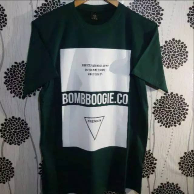 Baju kaos pria BOMBOGIE/ kaos distro original (bisa bayar di tempat COD)