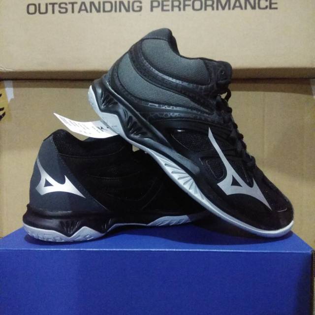 mizuno thunder blade mid