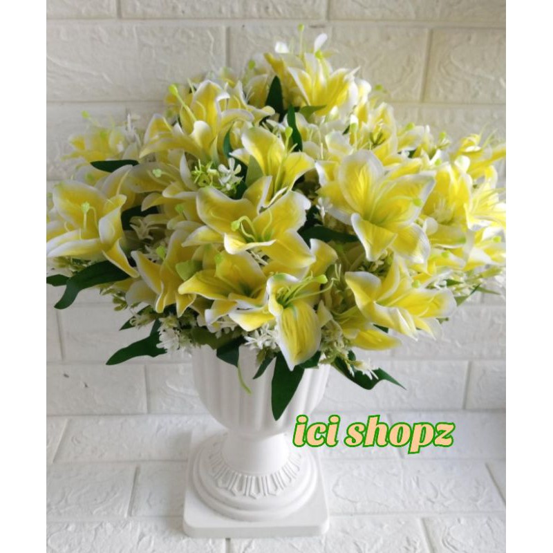 BUNGA LILY ARTIFICIAL / LILY BUNGA PLASTIL / LILY DEKORASI