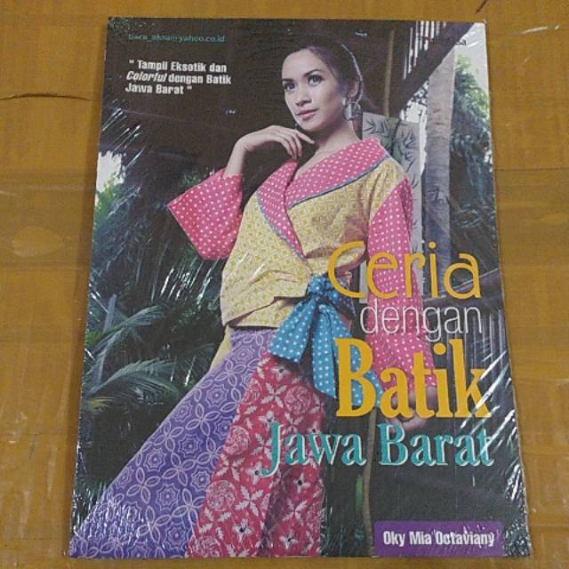 CERIA DENGAN BATIK JAWA BARAT