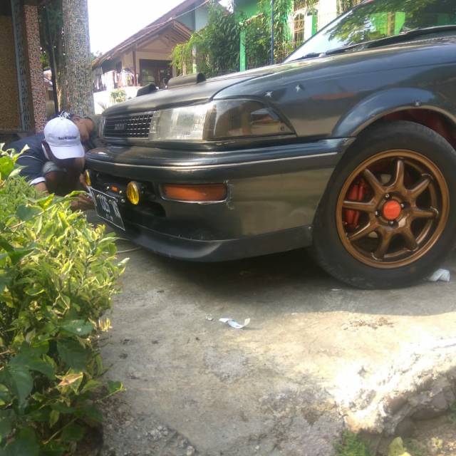 Lips depan corolla twincam - LAURA VARIASI