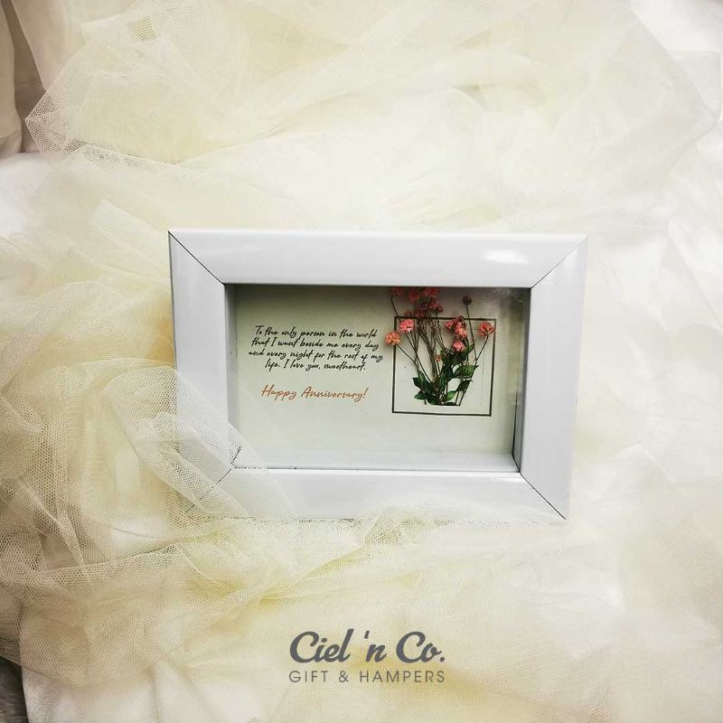 Flower in frame / hadiah / kado / bunga kering kado / bingkai foto bunga kering