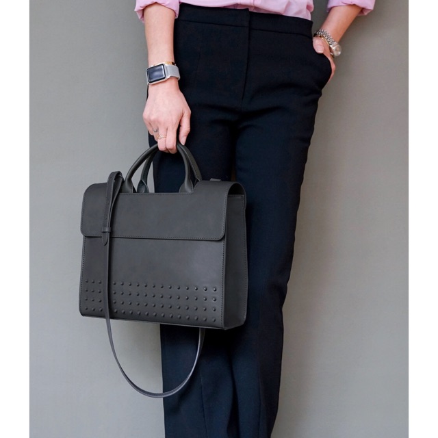 Kwani Stud Contour Micro Grey