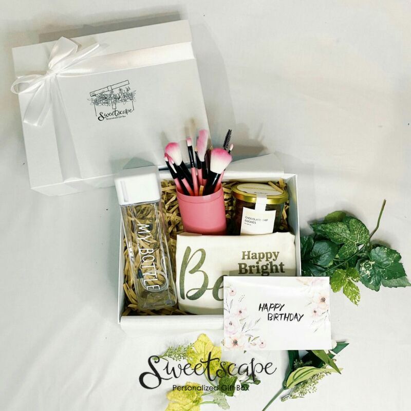 

Gift Box Package 149-Paket Hampers 149 - Hadiah Hari Jadi
