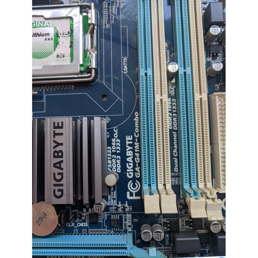 MOBO/MOTHERBOARD GIGABYTE G41+PROC C2D 7500+FAN PROC