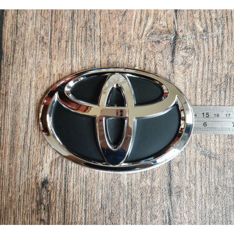 Emblem Logo Toyota Hitam Chrome 14cm