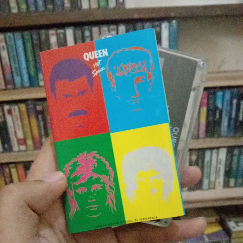 Kaset Pita Queen - hot space