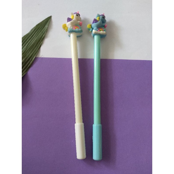 

Bolpen Gel Karakter Unik