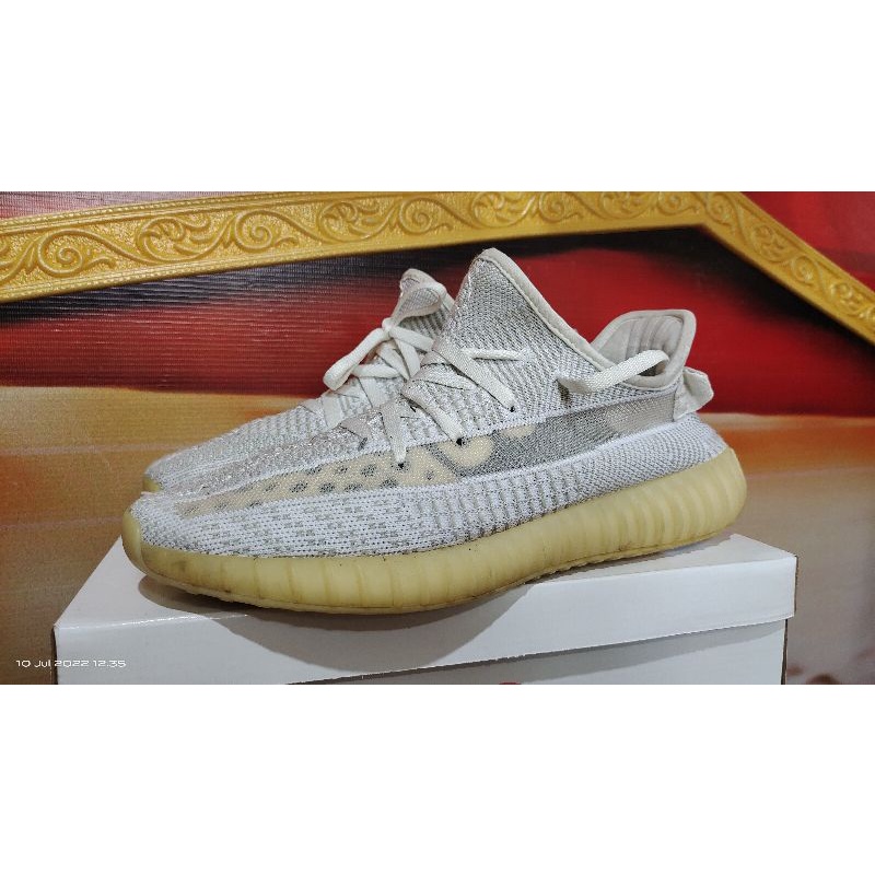 Sepatu second Adidas Yeezy 350