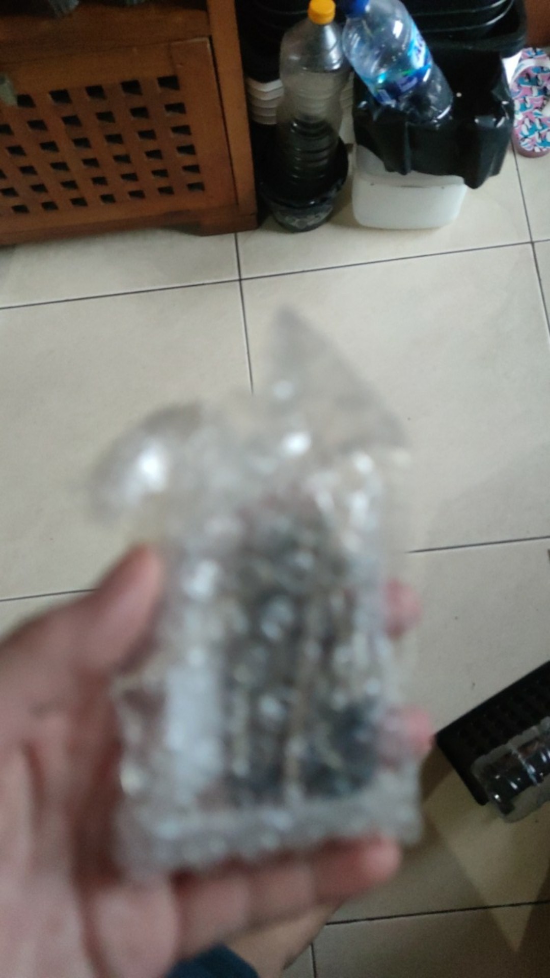 Dispenser Pasta Gigi Dengan Model Rolling Dan Gambar Kartun Untuk Kamar Mandi