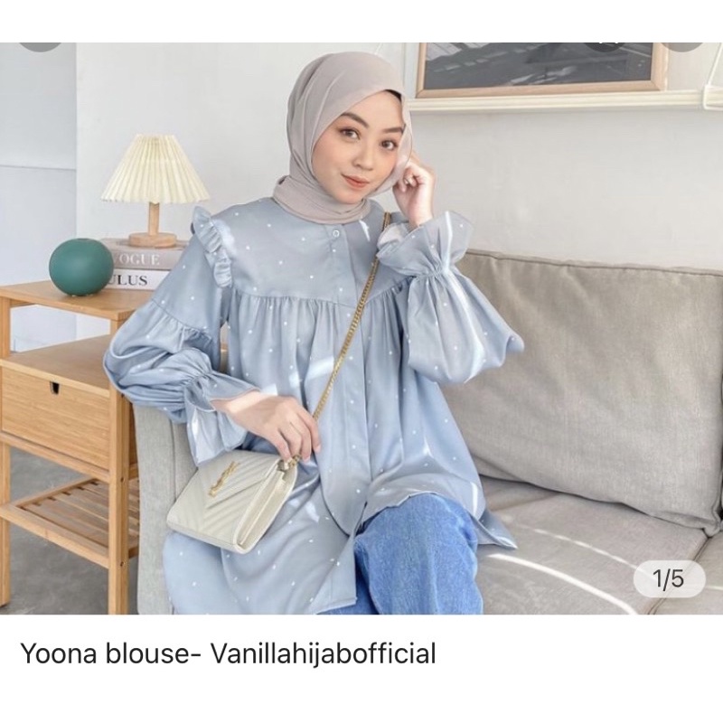 PRELOVED YOONA BLOUSE BY VANILLA HIJAB
