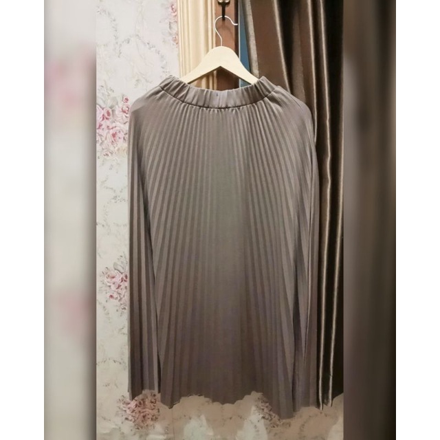 (PRELOVED) ROK SPAN, ROK PLISKET, ROK MAYUNG,JEANS ZARA,H&M,RIPPED JEANS