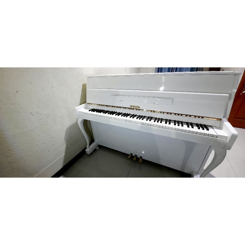 piano putih piano yamaha