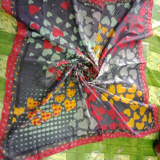 DEENAY KW motif LUVI