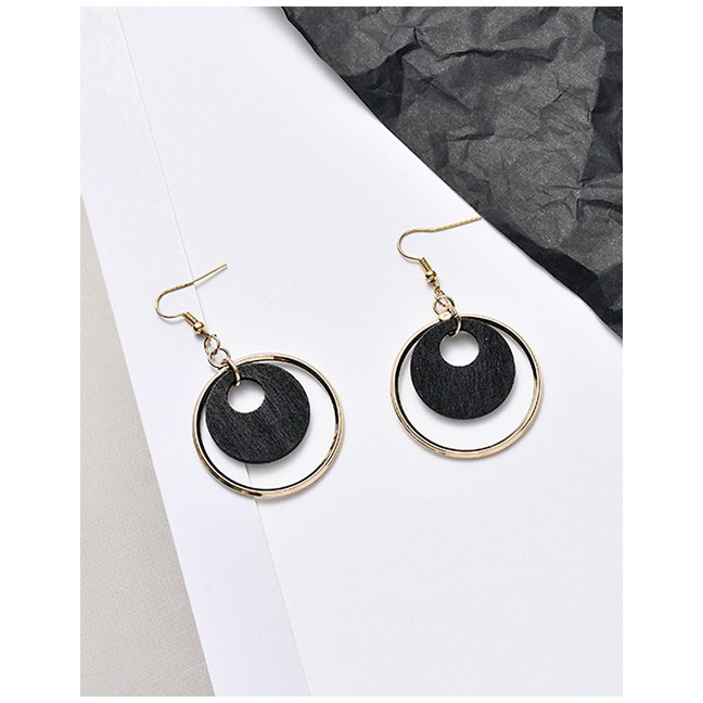 LRC Anting Gantung Fashion Gold + Black Fringed Flower Geometric Earrings D06143