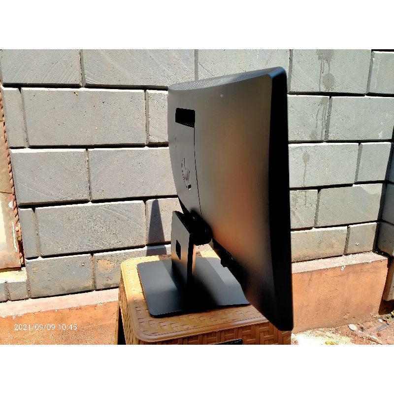 MONITOR LED HP P223 22 INCI RESOLUSI FULL HD LIKE NEW