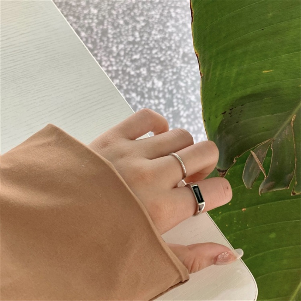 2pcs Cincin Bentuk Bulat Geometris Gaya Retro Warna Emas Silver Untuk Wanita