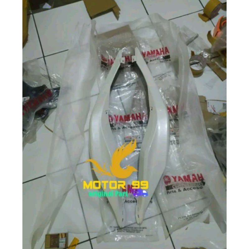 BODY BELAKANG KANAN KIRI AEROX 155 PUTIH ORIGINAL