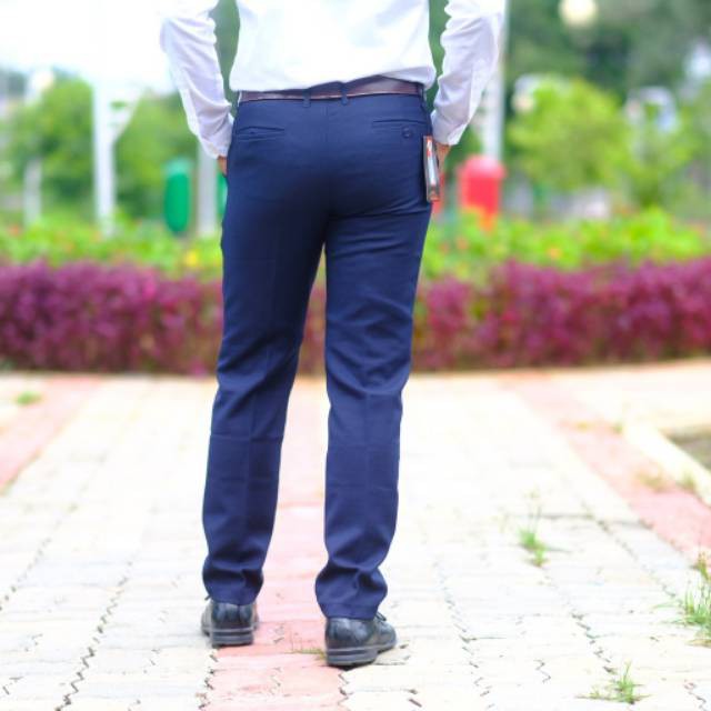 Celana formal pria slimfit biru navy